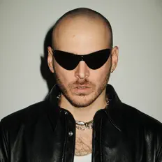 Ouve DOCTOR DE LA NOCHE, vê vídeos de música, lê a biografia, vê as datas da digressão e muito mais!