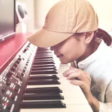 收听 泉川 みわこ、观看音乐视频、阅读小传、查看巡演日期等 ！