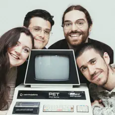 Adult Fantasy Novel सुनें, म्यूज़िक वीडियो देखें, बायो पढ़ें, दौरे की तारीखें और बहुत कुछ देखें!