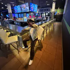 Poslechněte si interpreta Jrudak Kadurj, sledujte hudební videa, přečtěte si životopis, podívejte se na data turné a další informace.
