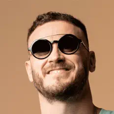 Dengarkan Javi Reina, tonton video musik, baca bio, lihat tanggal tur & lainnya!