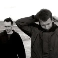 Escucha a ScubaZ, mira vídeos musicales, lee la biografía, consulta fechas de giras y mucho más.