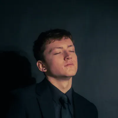 收听 Cole Tanner、观看音乐视频、阅读小传、查看巡演日期等 ！