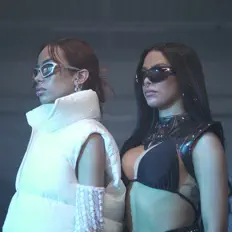 Joa & Jalys सुनें, म्यूज़िक वीडियो देखें, बायो पढ़ें, दौरे की तारीखें और बहुत कुछ देखें!