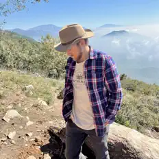 The Sound of Mountainsを聴いたり、ミュージックビデオを鑑賞したり、経歴やツアー日程などを確認したりしましょう！