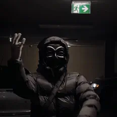 Poslechněte si interpreta MpQ, sledujte hudební videa, přečtěte si životopis, podívejte se na data turné a další informace.