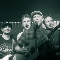 Posłuchaj wykonawcy Theatre Crisp, obejrzyj teledyski, przeczytaj biografię, zobacz daty tras koncertowych i nie tylko!