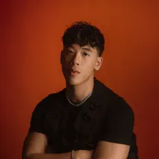 收听 Toji、观看音乐视频、阅读小传、查看巡演日期等 ！