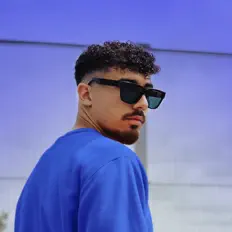 Dengarkan BGS, tonton video musik, baca bio, lihat tanggal tur & lainnya!