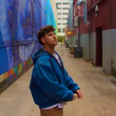 收听 Lil Grump、观看音乐视频、阅读小传、查看巡演日期等 ！