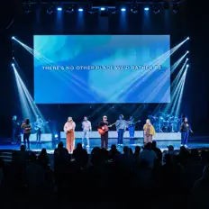 Oaks Worshipを聴いたり、ミュージックビデオを鑑賞したり、経歴やツアー日程などを確認したりしましょう！