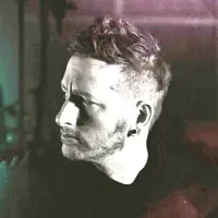 Escucha a undefined, mira videos musicales, lee su biografía, consulta las fechas de las gira y más.