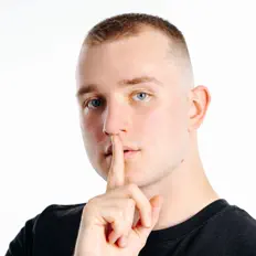 Poslechněte si interpreta Samer, sledujte hudební videa, přečtěte si životopis, podívejte se na data turné a další informace.