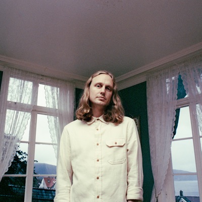 Listen to Jarle Skavhellen, watch music videos, read bio, see tour dates & more!