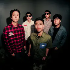 聆聽 Blumontana、觀看音樂影片、閱讀小傳、查看巡演日期等！