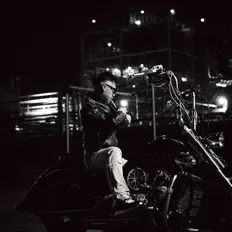 Dengarkan Zilla Kick, tonton video musik, baca bio, lihat tanggal tur & lainnya!