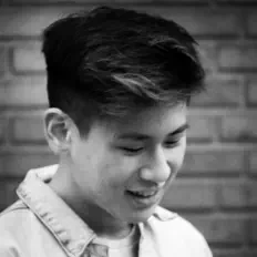 Poslechněte si interpreta Nichodon, sledujte hudební videa, přečtěte si životopis, podívejte se na data turné a další informace.