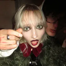 Poslechněte si interpreta oliexorcist, sledujte hudební videa, přečtěte si životopis, podívejte se na data turné a další informace.