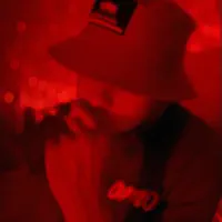 Dengarkan undefined, tonton video musik, baca bio, lihat tanggal tur & lainnya!