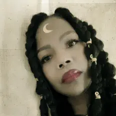 Hör dir Sevenleafs an, schau dir Musikvideos an, lies die Biografie, finde Tourdaten und mehr!