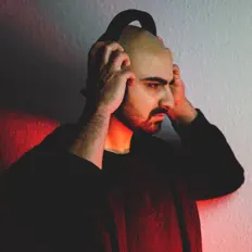 NESHDIを聴いたり、ミュージックビデオを鑑賞したり、経歴やツアー日程などを確認したりしましょう！