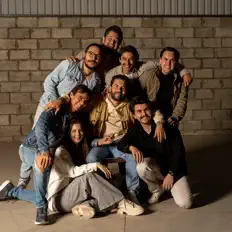 Hör dir Kayrós an, schau dir Musikvideos an, lies die Biografie, finde Tourdaten und mehr!