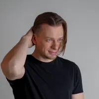 收听 undefined、观看音乐视频、阅读小传、查看巡演日期等 ！