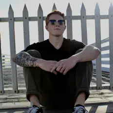 Woah Bucky dinle, müzik videolarını izle, biyografisini oku, tur tarihlerini ve daha fazlasını gör!