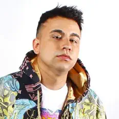 Dengarkan Rennan, tonton video musik, baca bio, lihat tanggal tur & lainnya!