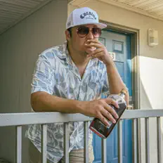 Garrett Hicksを聴いたり、ミュージックビデオを鑑賞したり、経歴やツアー日程などを確認したりしましょう！