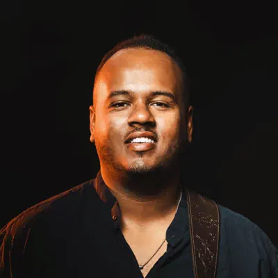 Listen to Emanuel Roro, watch music videos, read bio, see tour dates & more!
