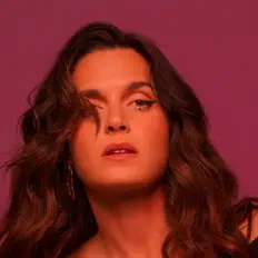 Écoutez Mariana Norton, regardez des vidéoclips, lisez la biographie, consultez les dates de tournée et plus encore !