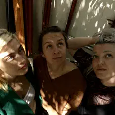 Ακούστε περιεχόμενο από Lionoir, παρακολουθήστε μουσικά βίντεο, διαβάστε το βιογραφικό, δείτε ημερομηνίες περιοδείας, και πολλά ακόμη!