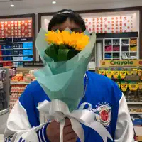 Escucha a undefined, mira videos musicales, lee su biografía, consulta las fechas de las gira y más.