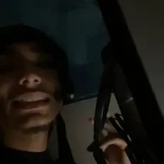 Larzyy dinle, müzik videolarını izle, biyografisini oku, tur tarihlerini ve daha fazlasını gör!