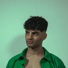 LIBAを聴いたり、ミュージックビデオを鑑賞したり、経歴やツアー日程などを確認したりしましょう！