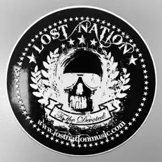 Lost Nation सुनें, म्यूज़िक वीडियो देखें, बायो पढ़ें, दौरे की तारीखें और बहुत कुछ देखें!