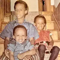 Ouça undefined, assista a videoclipes, leia a biografia, veja as datas das turnês e mais!