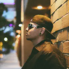 聆聽 Steven Jame$、觀看音樂影片、閱讀小傳、查看巡演日期等！