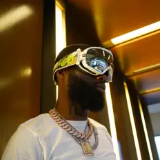 Marridonを聴いたり、ミュージックビデオを鑑賞したり、経歴やツアー日程などを確認したりしましょう！