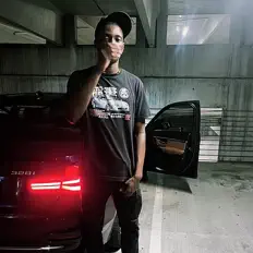 聆聽 vllteno、觀看音樂影片、閱讀小傳、查看巡演日期等！