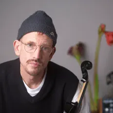 Ascolta Paul Koechling, guarda video musicali, leggi la biografia, vedi le date del tour & altro!