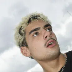 Dengarkan Brvno, tonton video musik, baca bio, lihat tanggal tur & lainnya!