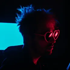 Ouve Jo Daniel, vê vídeos de música, lê a biografia, vê as datas da digressão e muito mais!