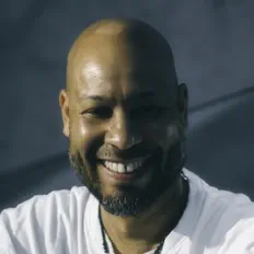 Dengarkan Acid Driver, tonton video musik, baca bio, lihat tanggal tur & lainnya!