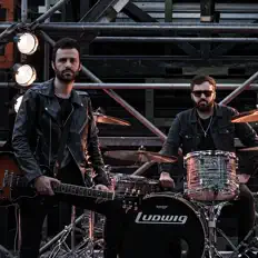 收听 Juglares、观看音乐视频、阅读小传、查看巡演日期等 ！