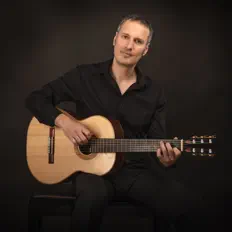 收听 Manolis Androulidakis、观看音乐视频、阅读小传、查看巡演日期等 ！