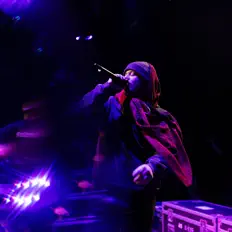 Hör dir Aquatic Cat Dolphin an, schau dir Musikvideos an, lies die Biografie, finde Tourdaten und mehr!