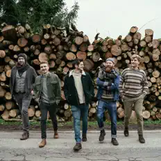 Poslechněte si interpreta Winter Woods, sledujte hudební videa, přečtěte si životopis, podívejte se na data turné a další informace.