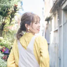 Dengarkan Midori Hatanaka, tonton video musik, baca bio, lihat tanggal tur & lainnya!
